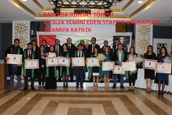 meslek yemini eden stajyer avukatlar..
